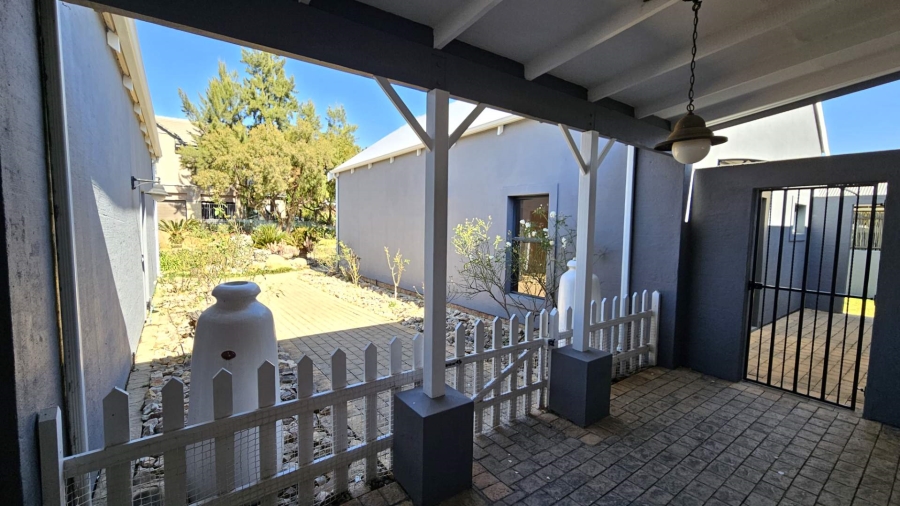 5 Bedroom Property for Sale in The Coves North West